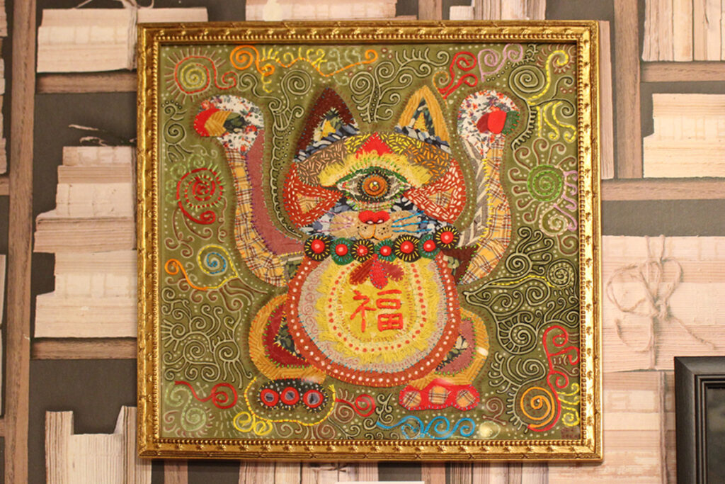 温もりを感じる布絵の猫たち 作家 しょうじ こずえ￼ | ARCHE! Web 