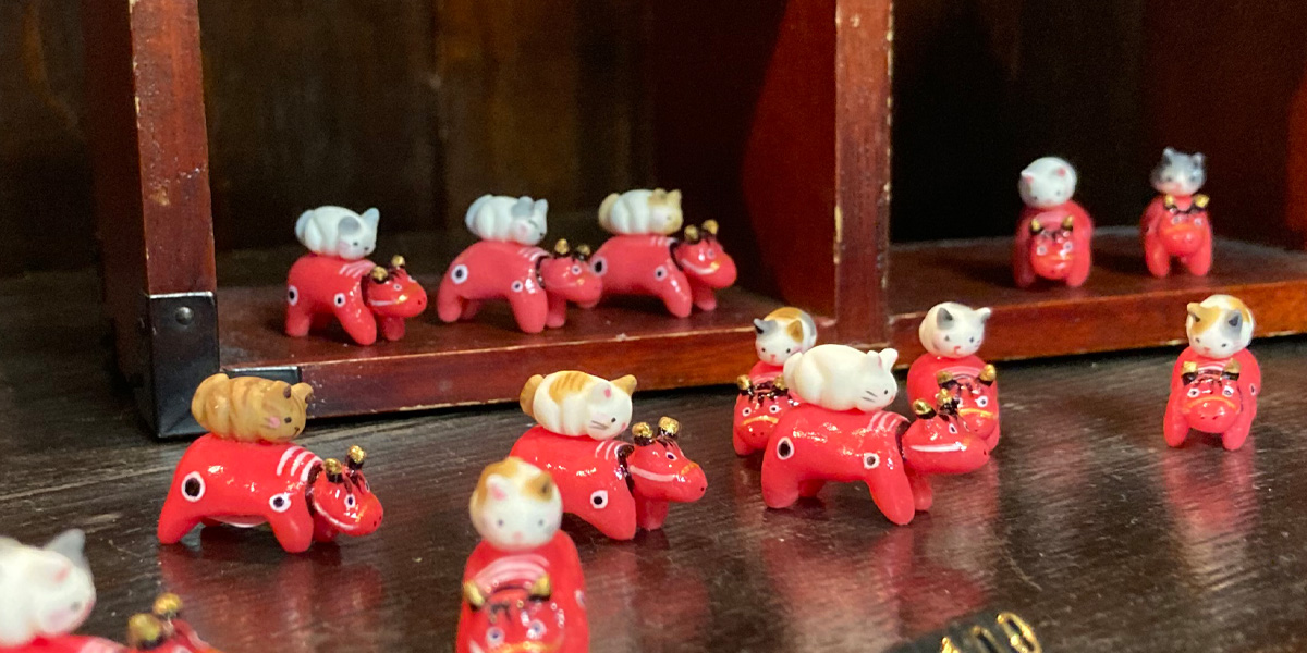 【宮城県仙台市】ベガス VEGAS／モダンレッド おまけ付き【美品】 仙台市の農業家集団Punks Farmerが手掛けるいちごを、赤いスイーツで