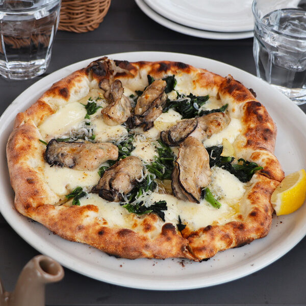 薪窯で焼くナポリピッツァの専門店　pino isola VESTA