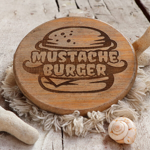 豪快にかぶりつけ！　Mustache Burger