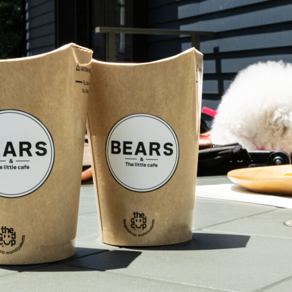 アパレルショップと小さなカフェ　BEARS & The little cafe.